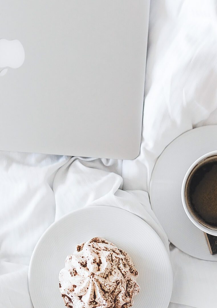 Easy Busy Morning Routine Tips and Tricks I Dreaminlace.com #dailyinspo #morningroutine