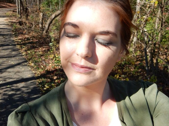 How to wear green eyeshadow - Dream in Lace