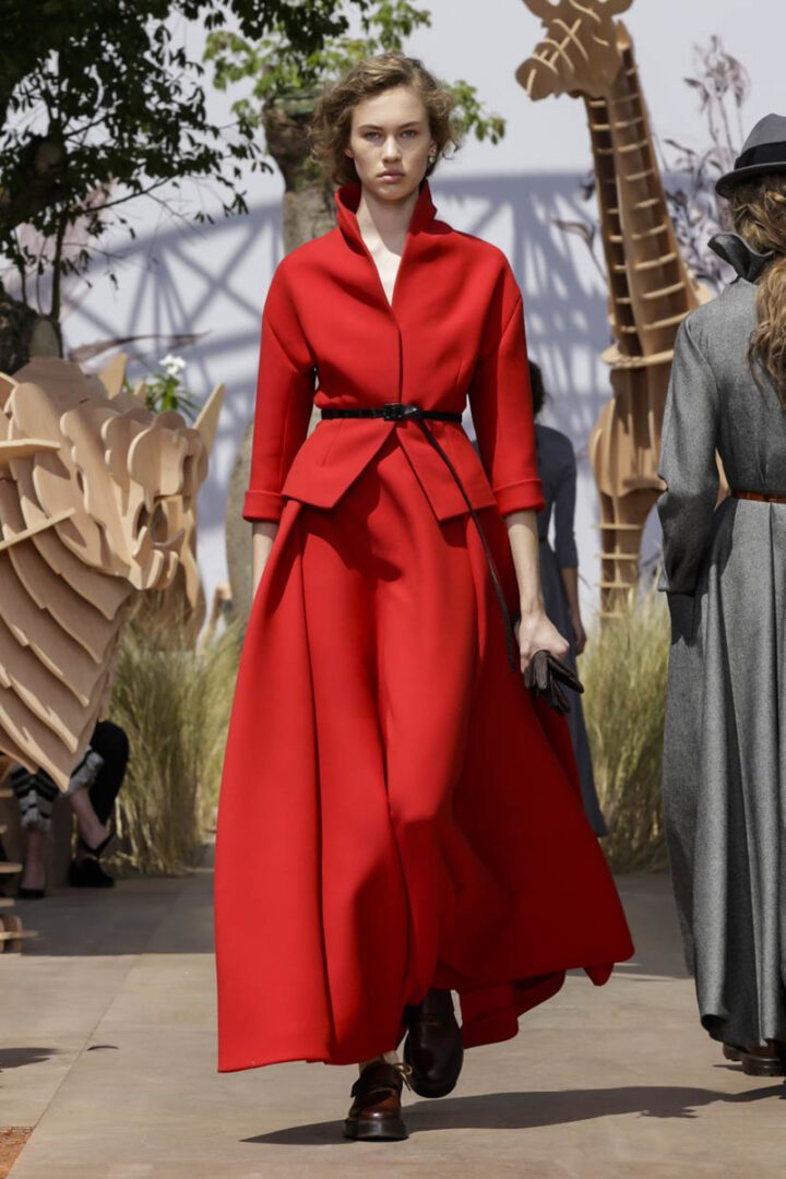 Dior Fall 2017 Couture Runway I Paris Fashion Week