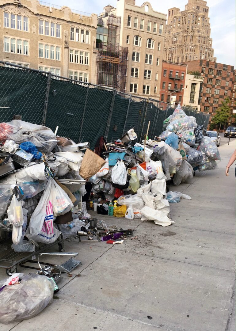 New York Fashion Week Diary : Garbage lining Glastonbury