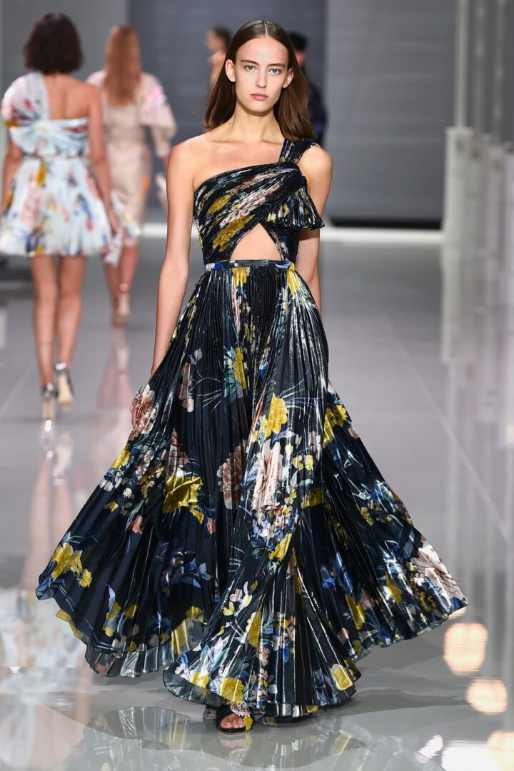 Ralph and Russo Spring 2018 Ready-to-Wear collection at London Fashion Week I DreaminLace.com