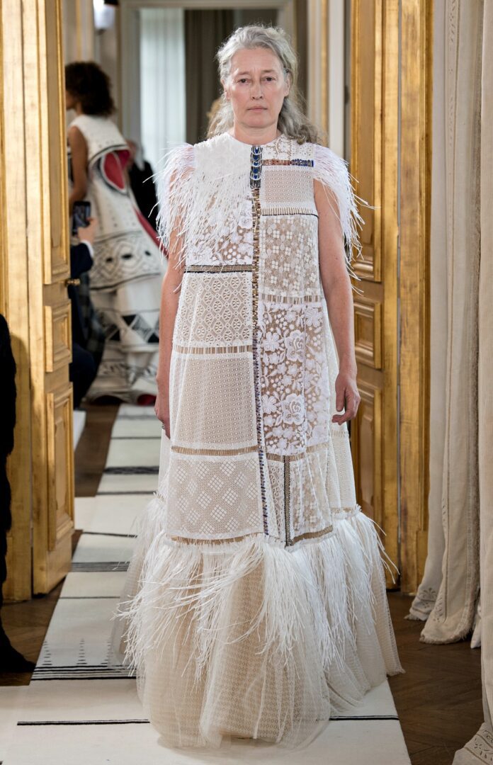 Schiaparelli Spring 2018 Couture Runway at Paris Fashion Week I DreaminLace.com