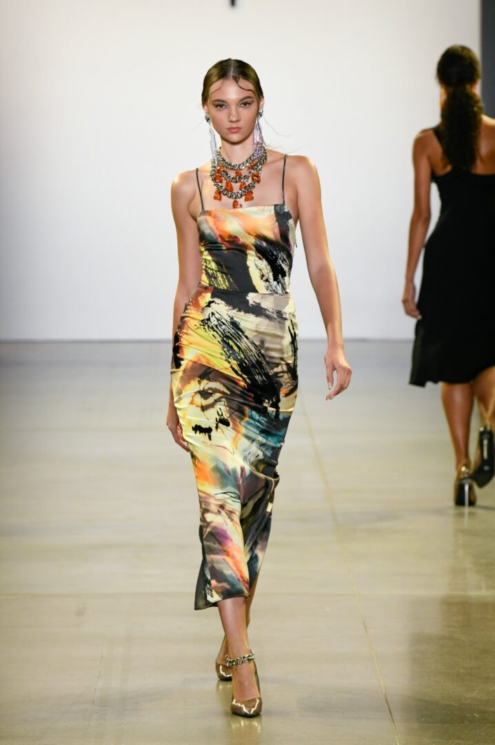 Victoria Hayes Spring 2020 Collection Runway I DreaminLace.com #NYFW #VictoriaHayes #DesignerFashion #Runway
