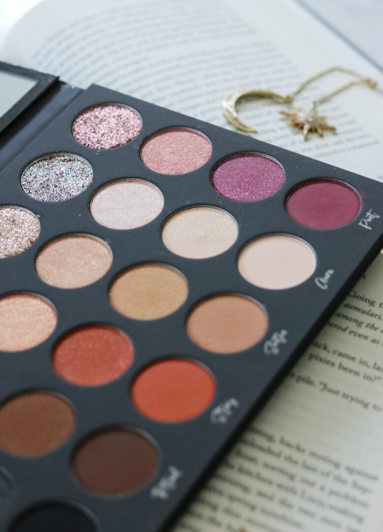 Tati Beauty Textured Neutrals Eyeshadow Palette Review and Giveaway I DreaminLace.com