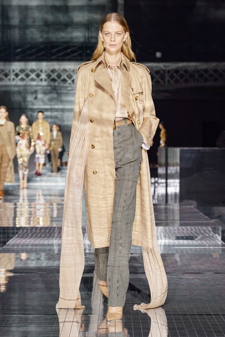 Best LFW Runway Looks I Burberry Fall 2020 Collection by Riccardo Tisci
