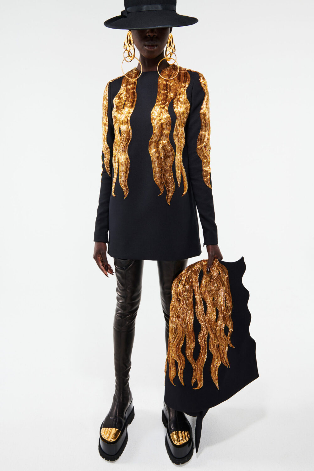 Schiaparelli Spring 2021 Couture Collection by Daniel Roseberry I DreaminLace.com #couture #hautecouture