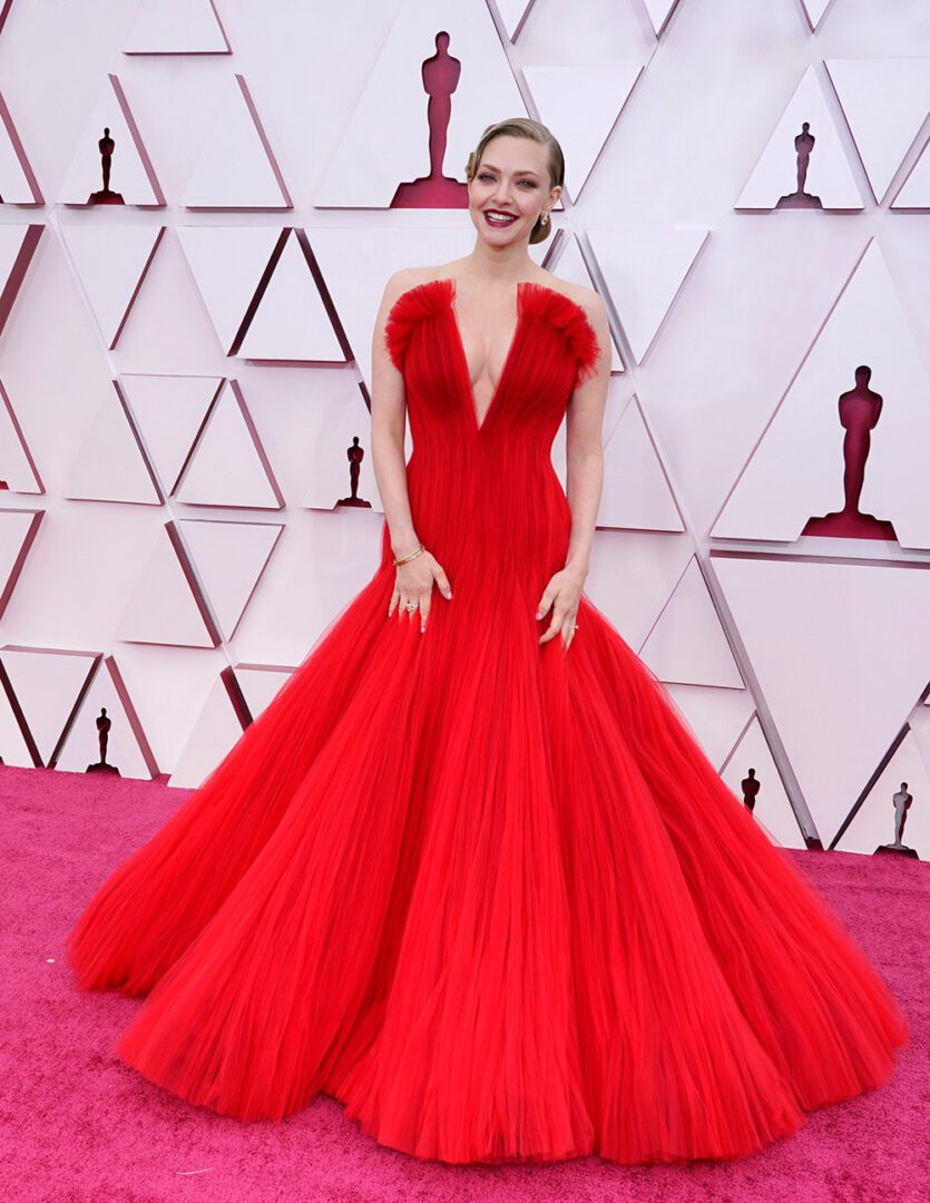 2021 Oscars Fashion I Amanda Seyfried in Armani Prive