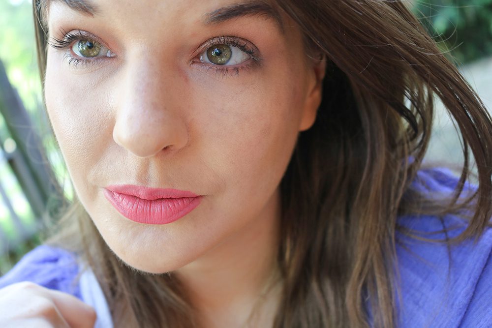 Huda Beauty GloWish Skin Tint Review I DreaminLace.com #makeupaddict #beautyroutine #crueltyfreebeauty