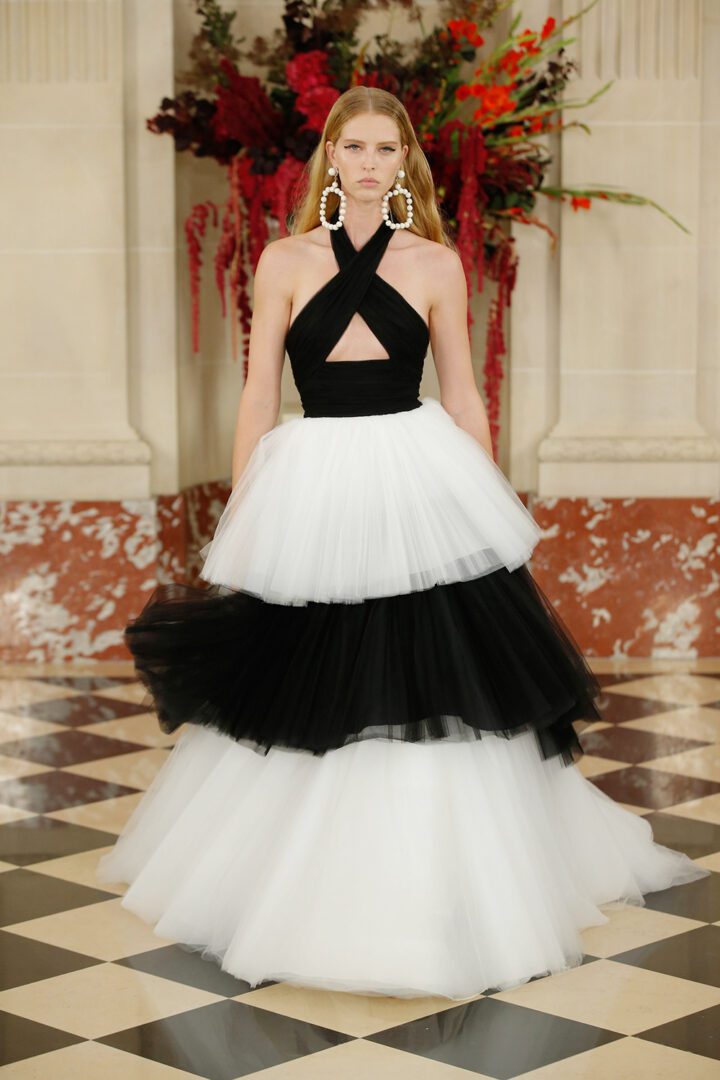 Best NYFW Spring 2022 Looks ICarolina Herrera Layered Tulle Gown #fashionstyle #fashionista