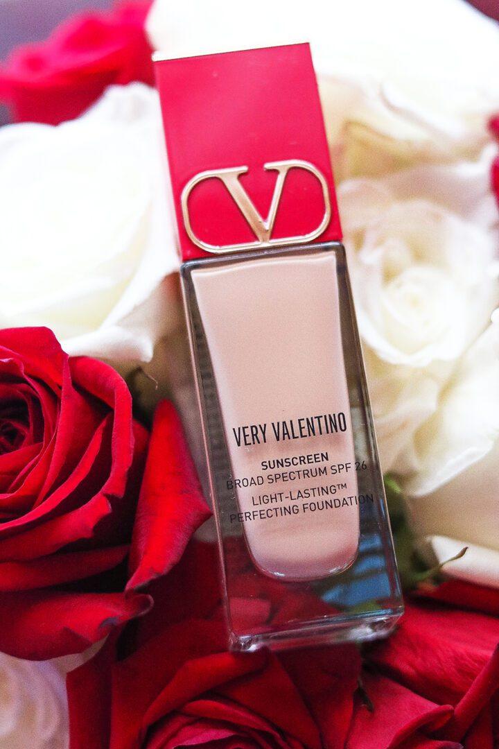 Valentino Very Valentino Foundation Review I DreaminLace.com #makeupaddict #beautyblog #Valentino
