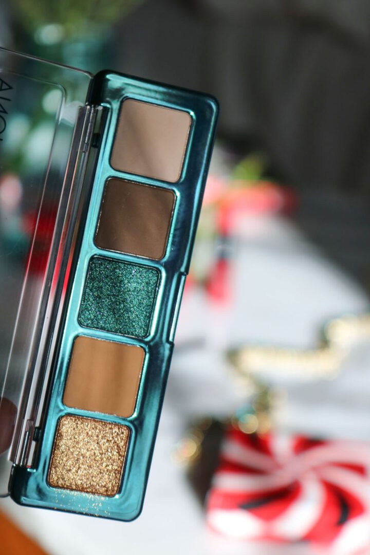 Holiday 2021 Makeup Releases I Natasha Denona Mini Metropolis Eyeshadow Palette and Brush Set