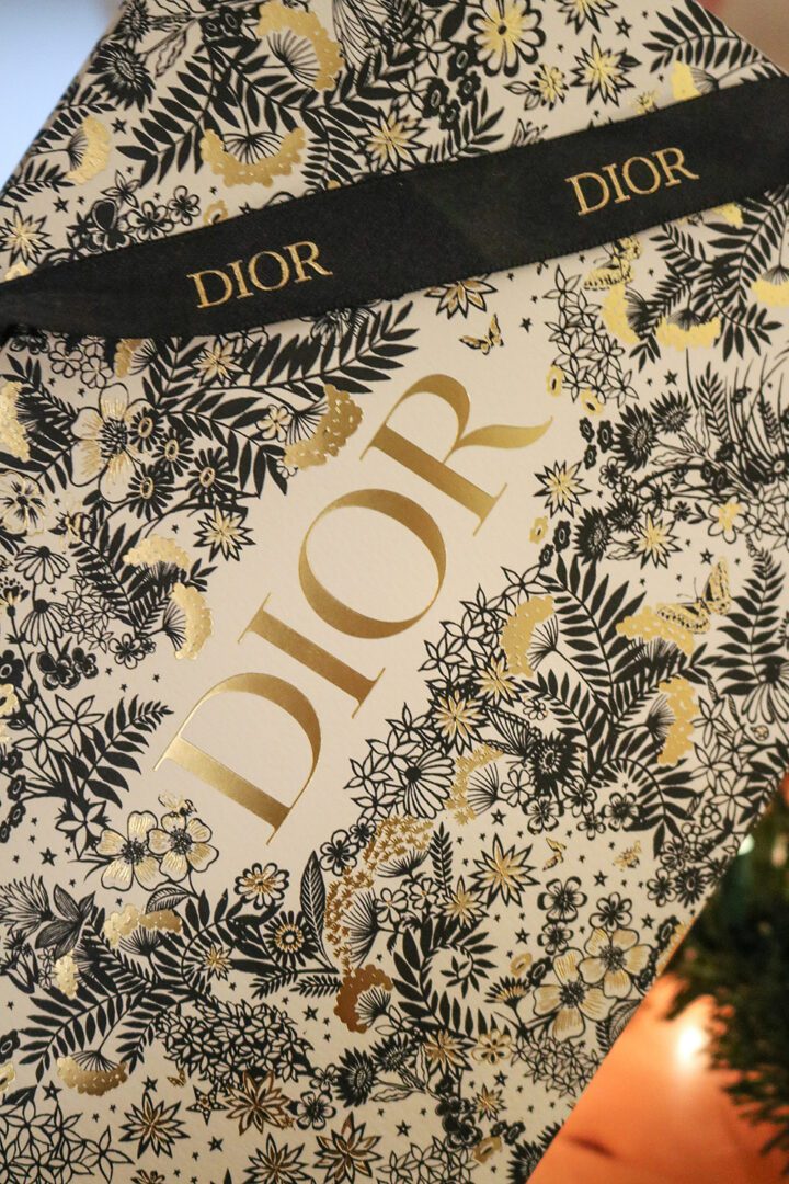 Dior Holiday 2021 Gift Wrapping