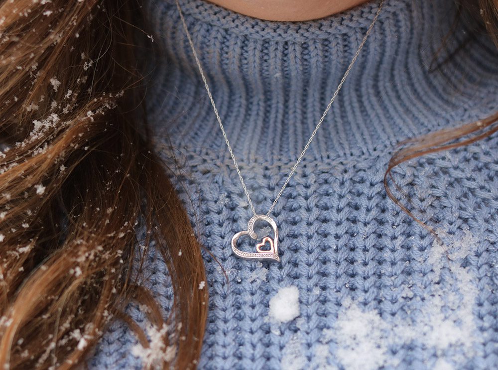 January 2022 Favorites I Sterling Silver and Rose Gold Heart Necklace #fashionstyle #jewelry #ootdstyle