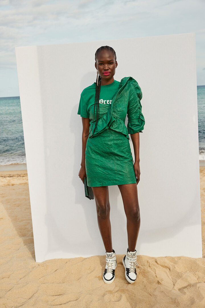 Zadig Voltaire Spring 2022 Collection I Green Asymmetrical One Shoulder Dress #fashionstyle #springoutfit #ootdstyle