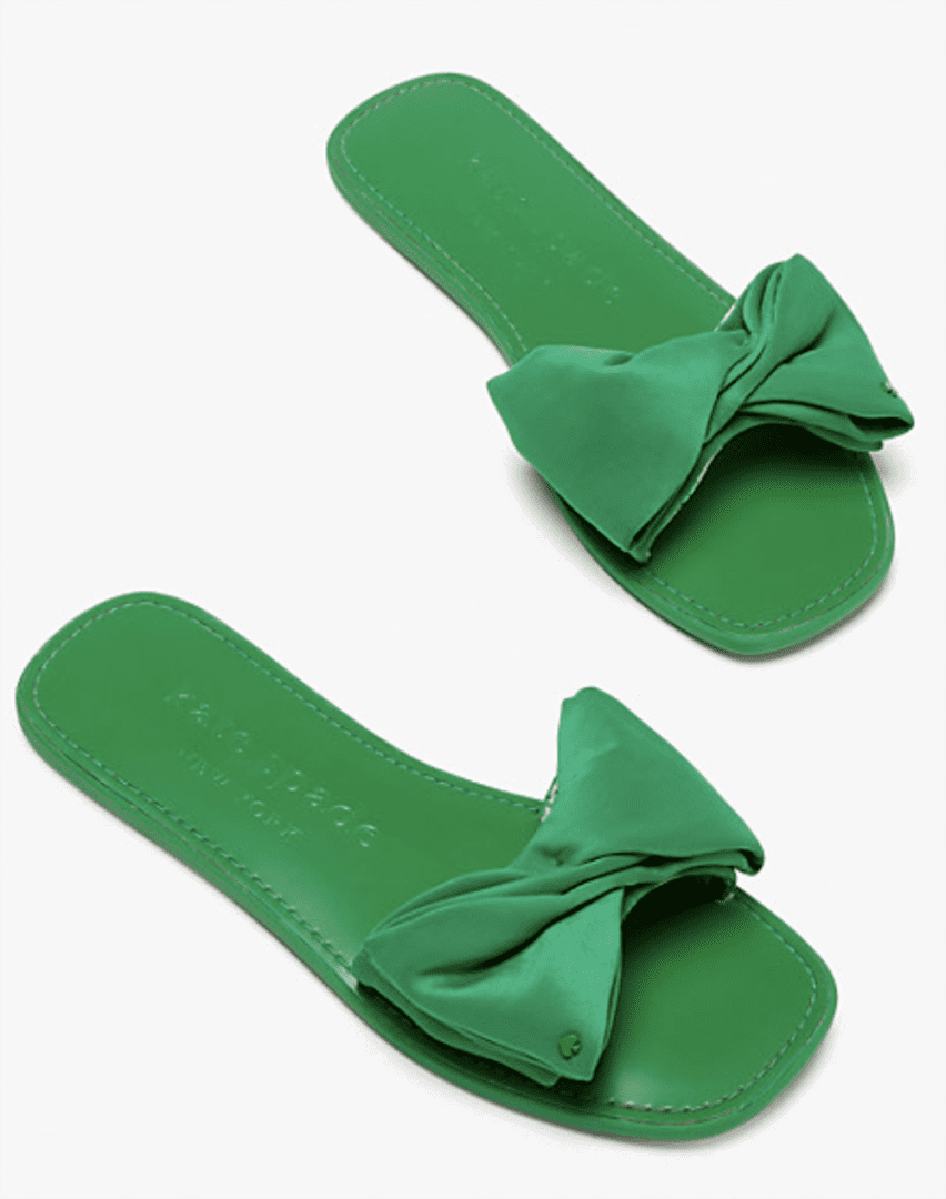 Kate Spade Spring 2022 Bikini Bow Slide Sandal I Dreaminlace.com #fashionaddict #shoeaddict #springoutfit