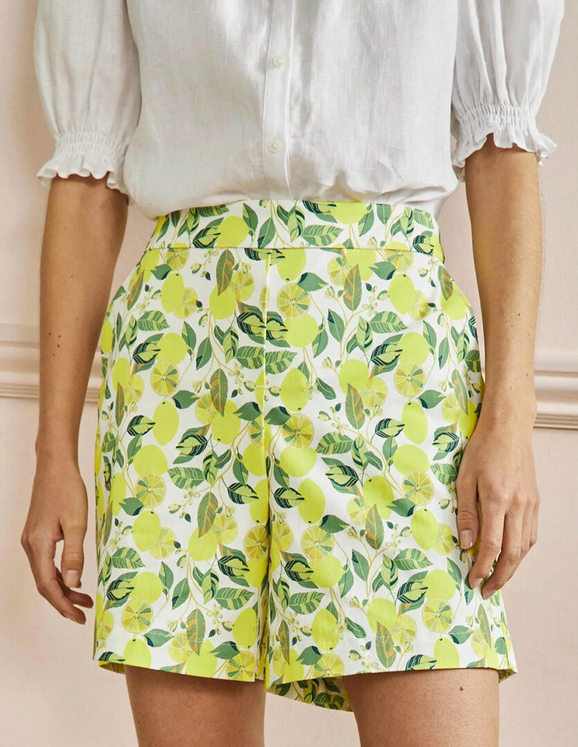 Spring 2022 Pull On Lemon Print Shorts from Boden #ootdstyle #fashionstyle #springoutfit
