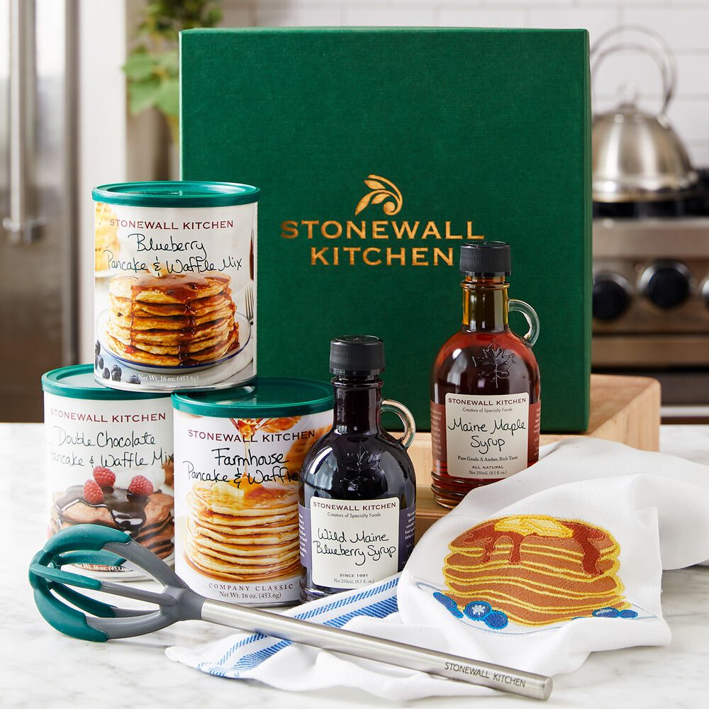 2022 Mother's Day Gift Ideas I Stonewall Kitchen Signature Gourmet Pancake Gift Set #giftsforher #giftideas 