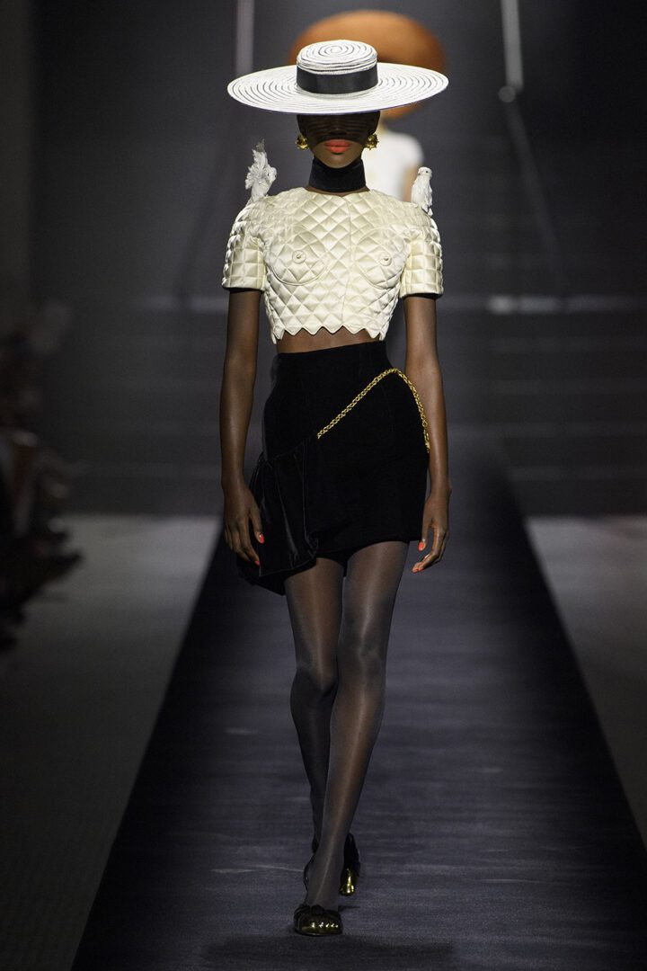 Schiaparelli Fall 2022 Couture Collection by Daniel Roseberry I DreaminLace.com #fashionstyle #couturedress #hautecouture