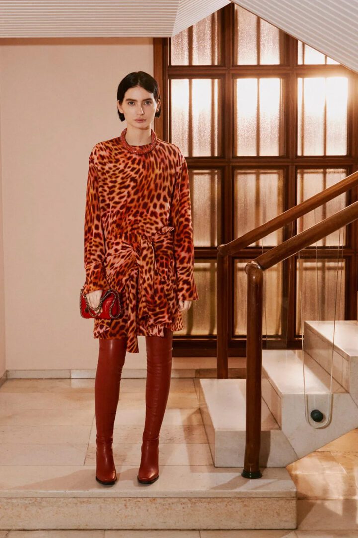 Stella McCartney Pre-Fall 2022 Collection I Silk Cheetah Animal print dress with tie waist #fashionstyle #ootdstyle