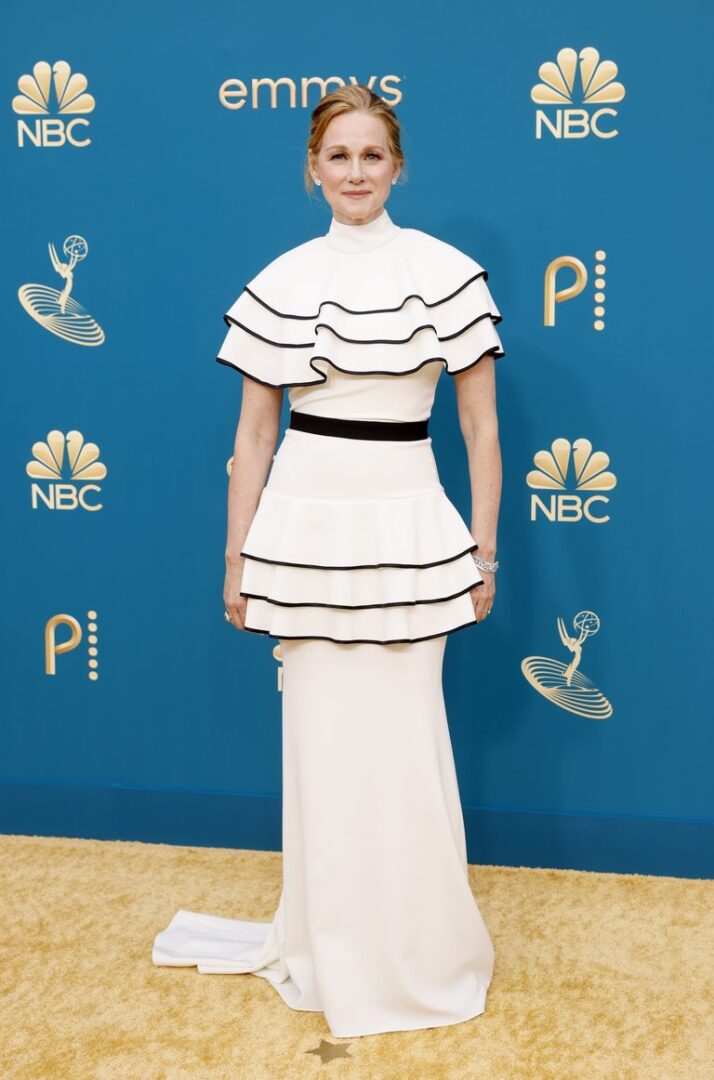 Best 2022 Emmys Fashion Moments I Laura Linney in Christian Siriano #fashionstyle #redcarpetfashion 
