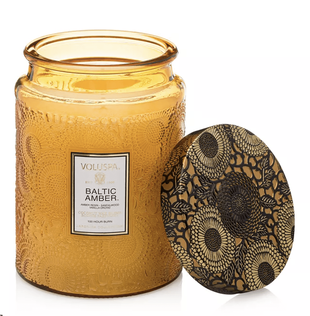 Fall 2022 Home Decor Favorites I Voluspa Baltic Amber Glass Candle #homedecor #cozyvibes