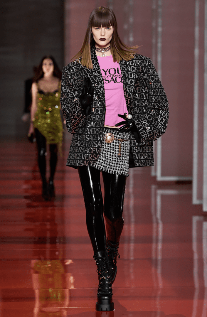 Versace Fall 2022 Collection I Black Tweed Jacket, Houndstooth Mini Skirt and Pink Slogan Tee #fashionstyle #ootdstyle