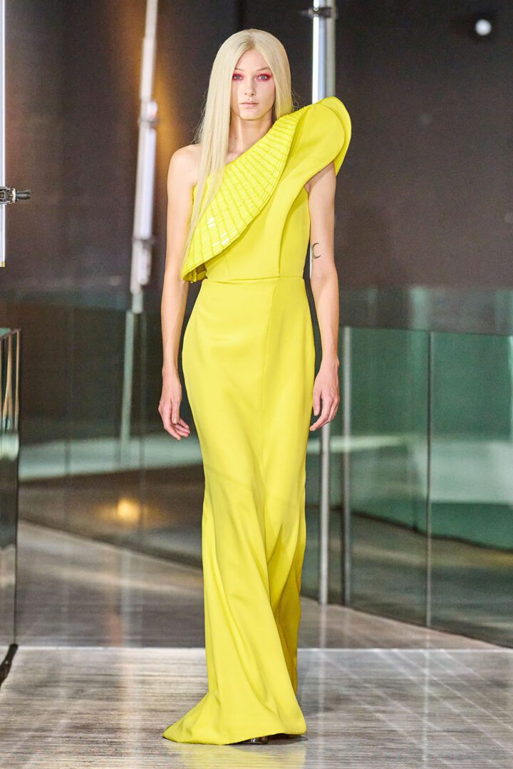 Best Fall 2023 Couture Looks I Antonio Grimaldi one-shoulder gown