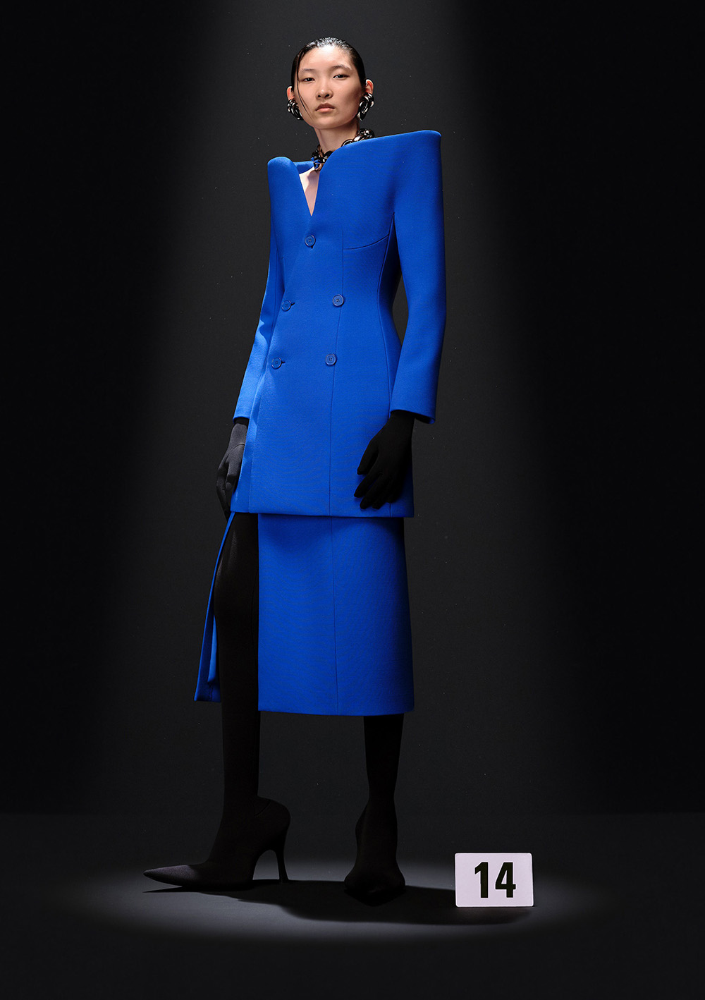 Best Fall 2023 Couture Looks I Balenciaga Cobalt Blue Suit with Structured shoulders