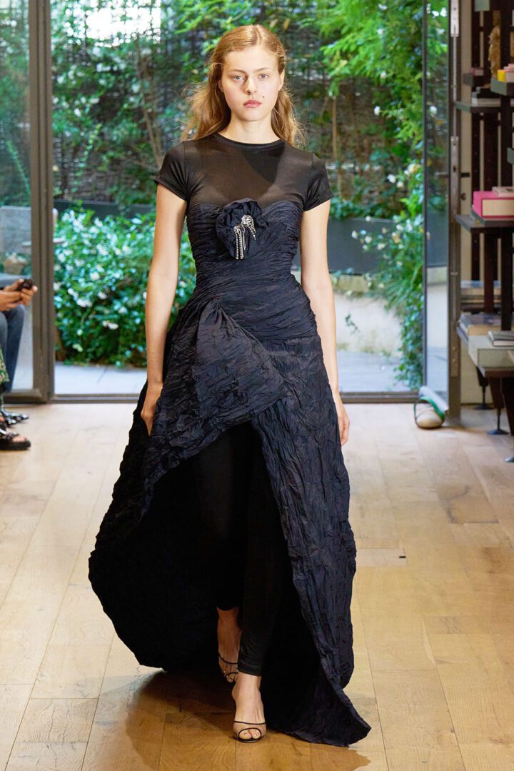 Best Fall 2023 Couture Looks I Julie de Libran black gown