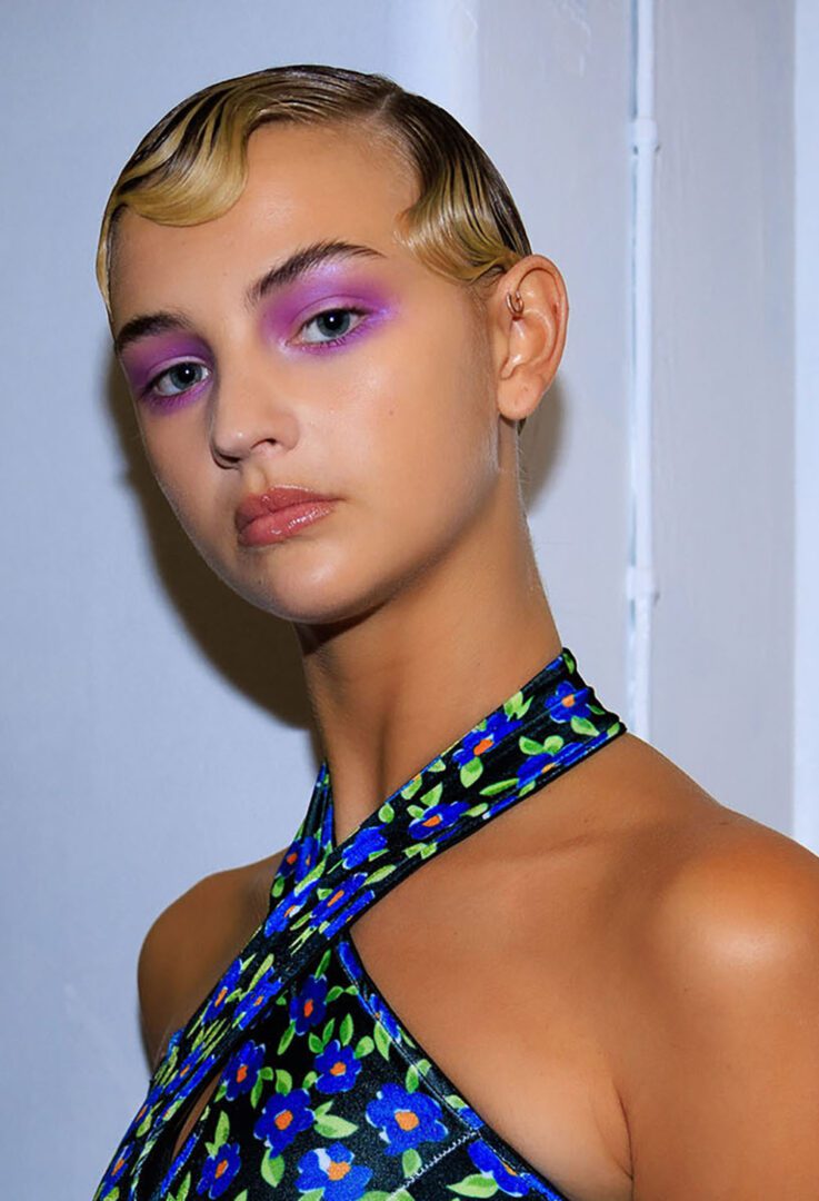 Another of the easy fall 2023 makeup trends is to take advantage of spring hues in the fall!